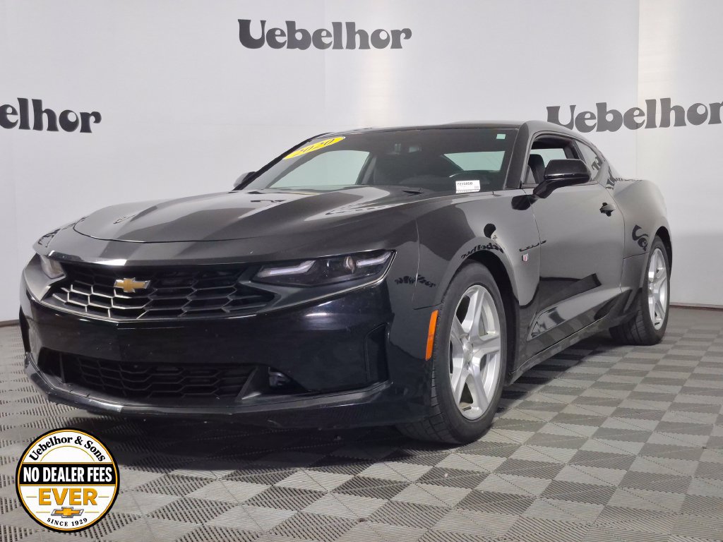 Used 2020 Chevrolet Camaro LT RWD image 3