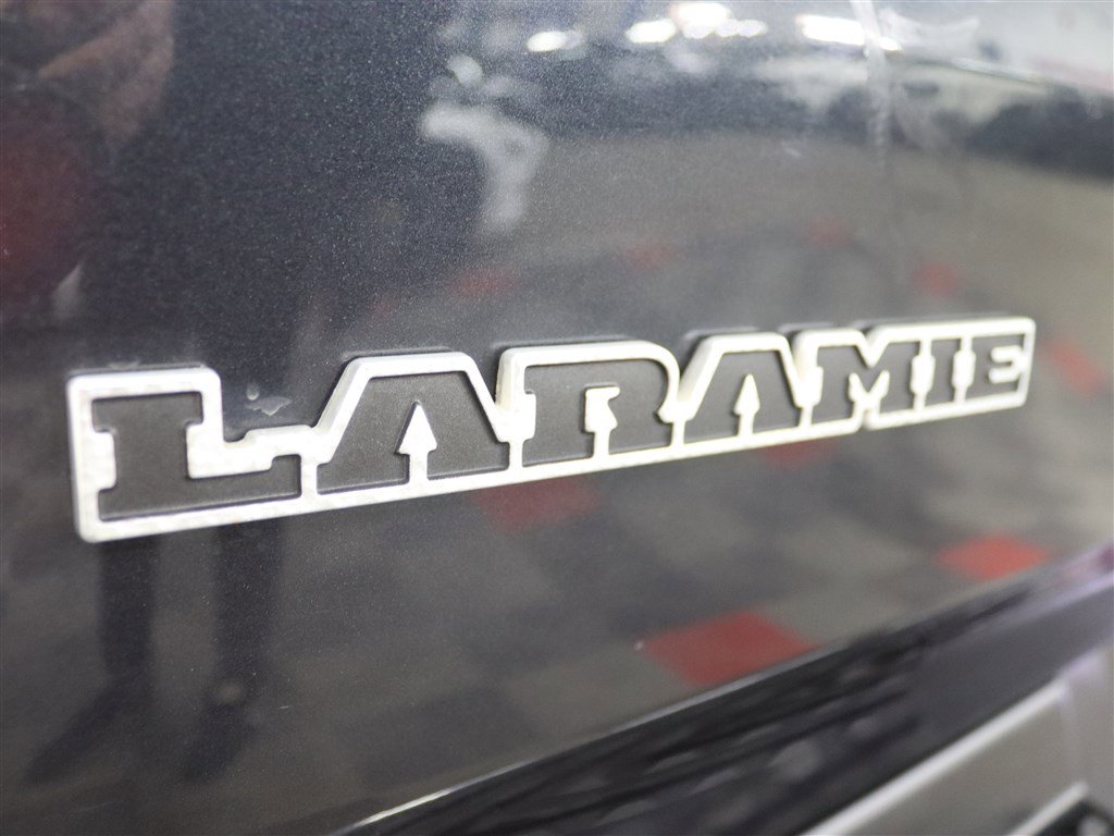 Used 2019 RAM 1500 Laramie AWD/4WD image 10