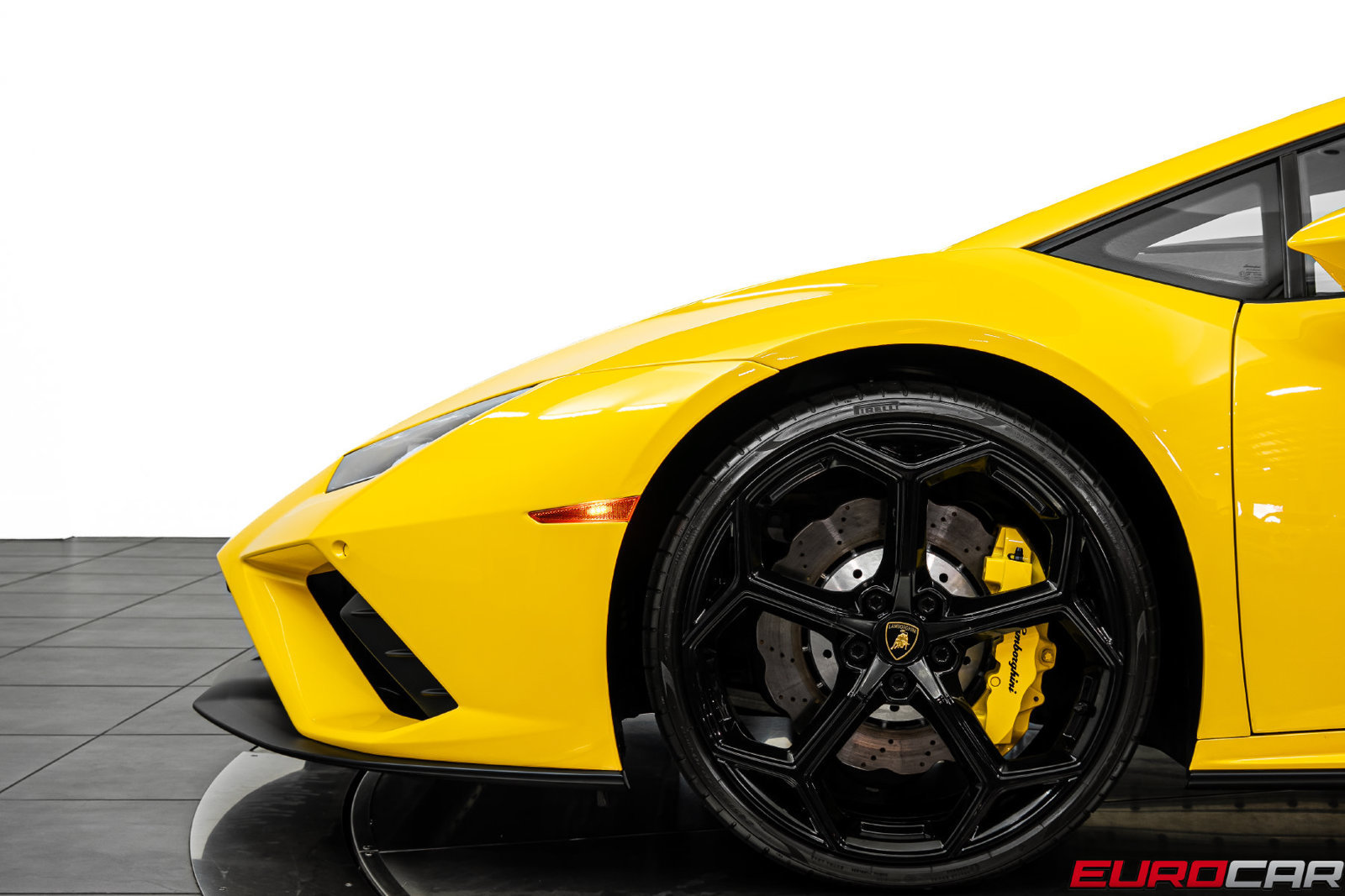 Used 2021 Lamborghini Huracan EVO RWD image 14