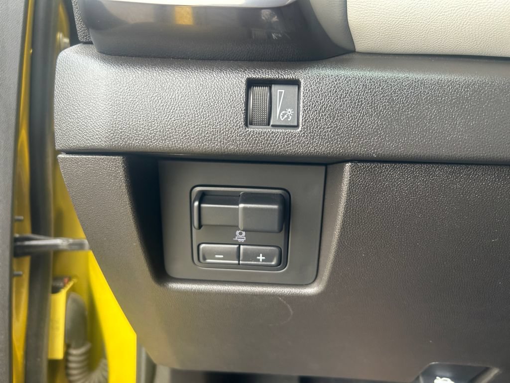 Used 2023 GMC Canyon AT4X AWD/4WD image 19