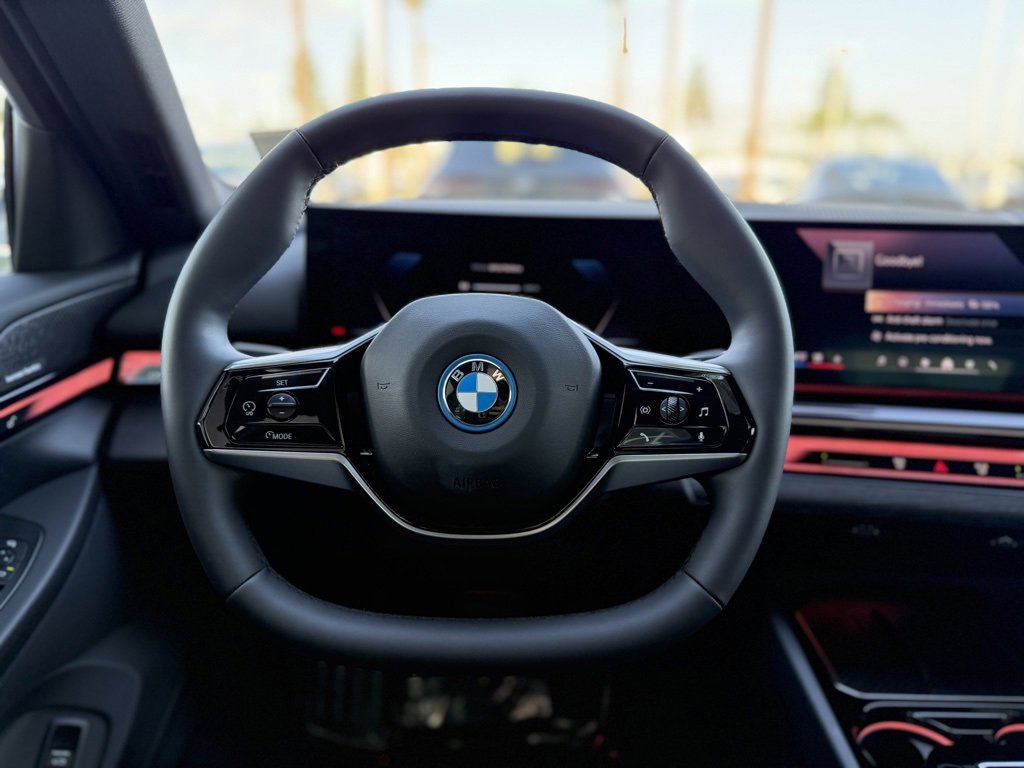 Used 2025 BMW i5 eDrive40i w/ Premium Package image 20