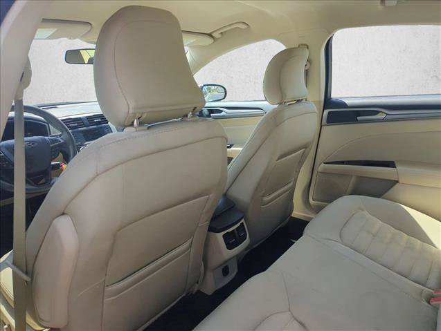 Used 2015 Ford Fusion SE FWD image 19