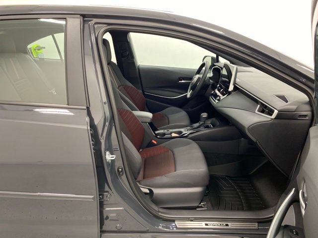 Used 2025 Toyota Corolla SE w/ SE Premium Package FWD image 28