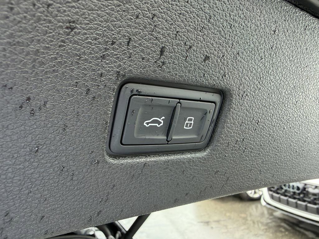 New 2026 Audi SQ8 Prestige image 26