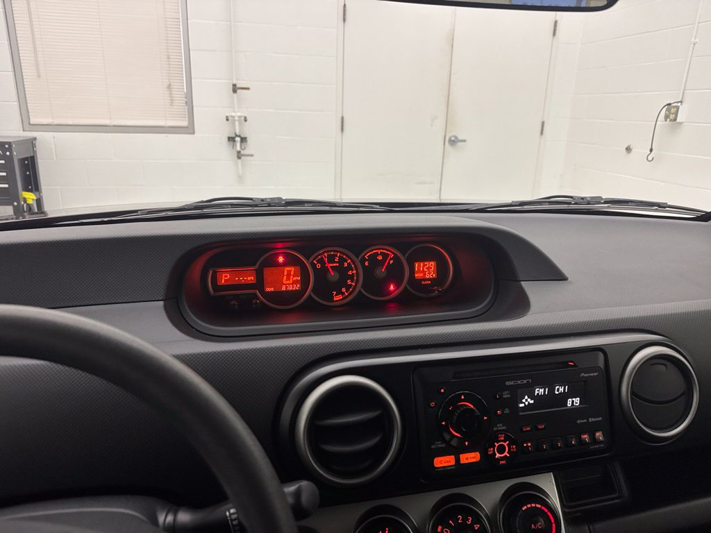 Used 2012 Scion xB FWD image 13