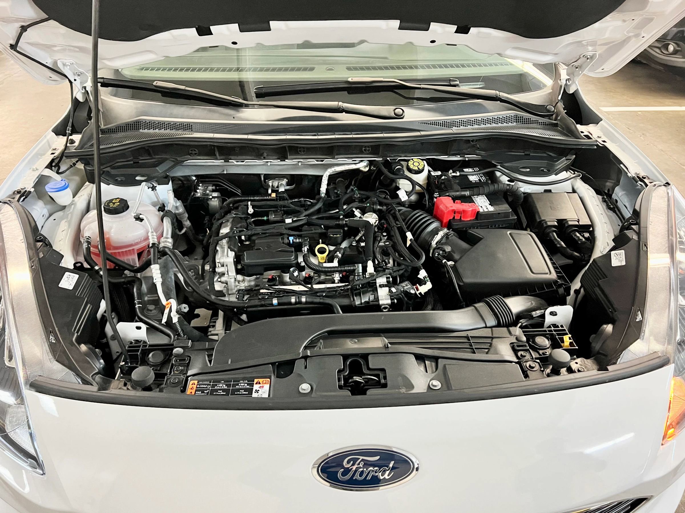 Used 2021 Ford Escape SE w/ SE Sport Appearance Package image 16