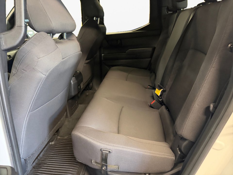 Certified 2025 Toyota Tacoma SR5 AWD/4WD image 16