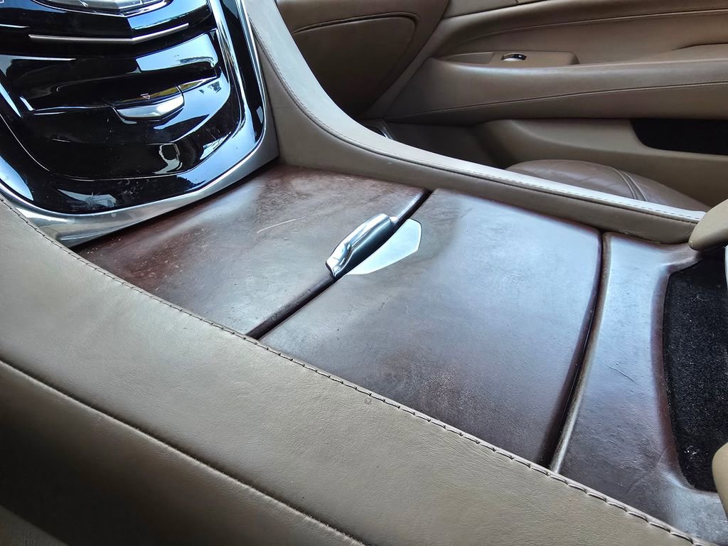 Used 2016 Cadillac Escalade Platinum image 41