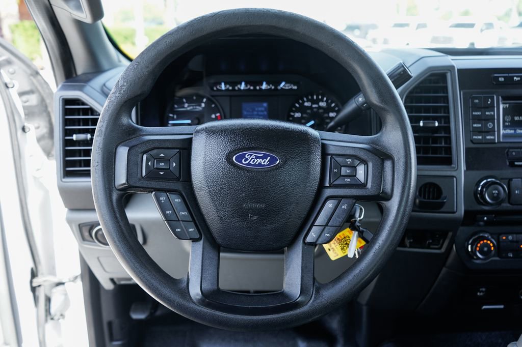 Used 2017 Ford F550 2WD Regular Cab Super Duty image 22
