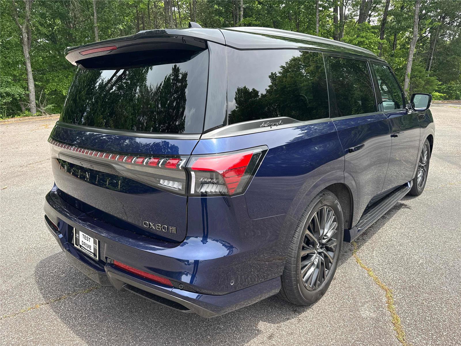 Used 2025 INFINITI QX80 Autograph AWD/4WD image 6