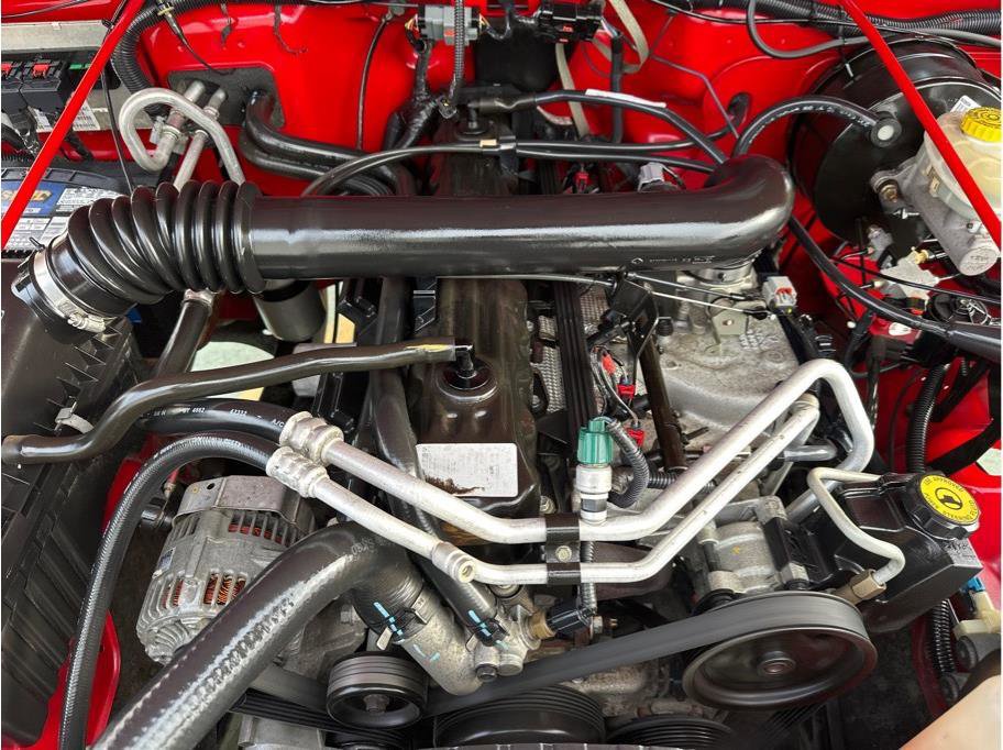 Used 2006 Jeep Wrangler Unlimited w/ Security Group image 33