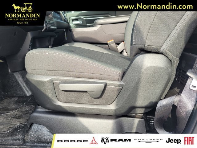 New 2025 RAM 4500 4x4 Regular Cab DRW image 7