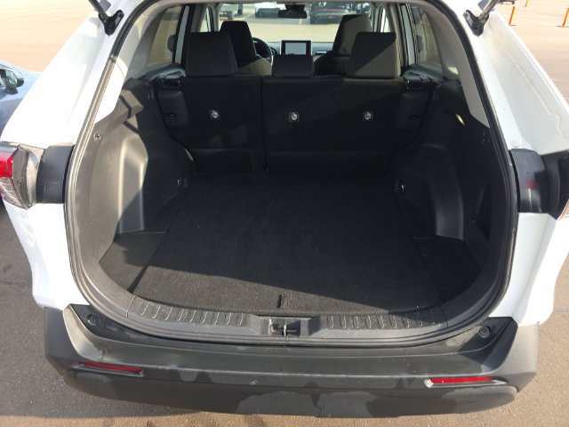 Used 2025 Toyota RAV4 LE AWD/4WD image 7