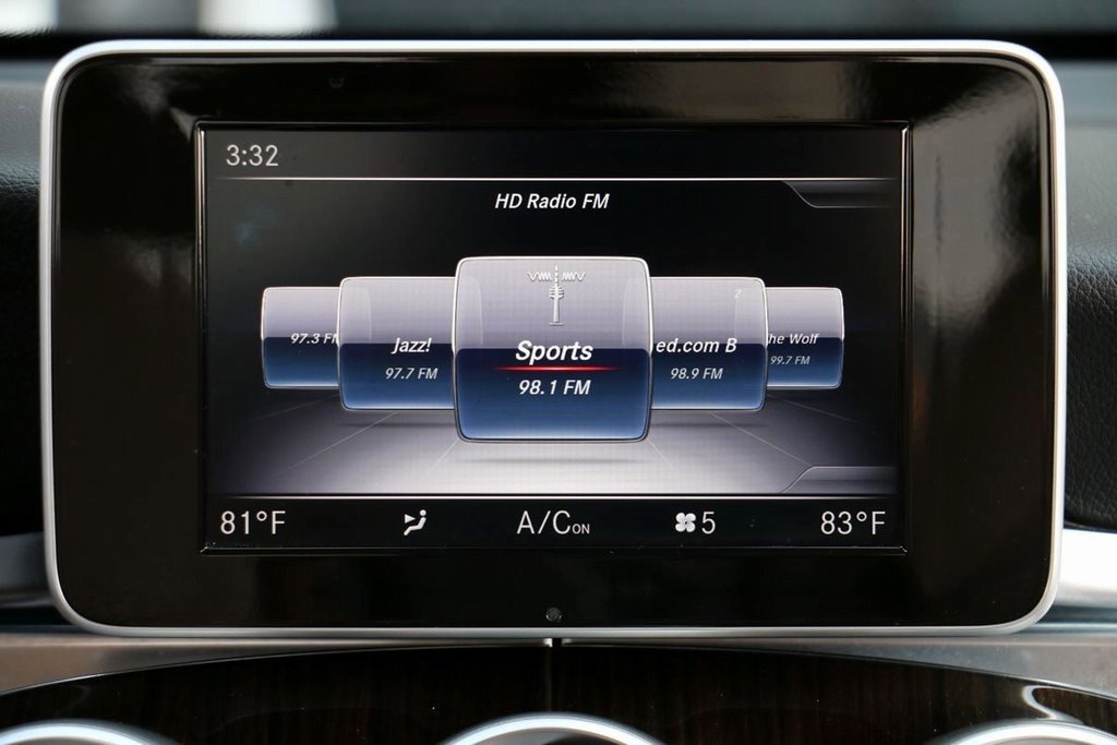 Used 2019 Mercedes-Benz GLC 300 4MATIC image 28