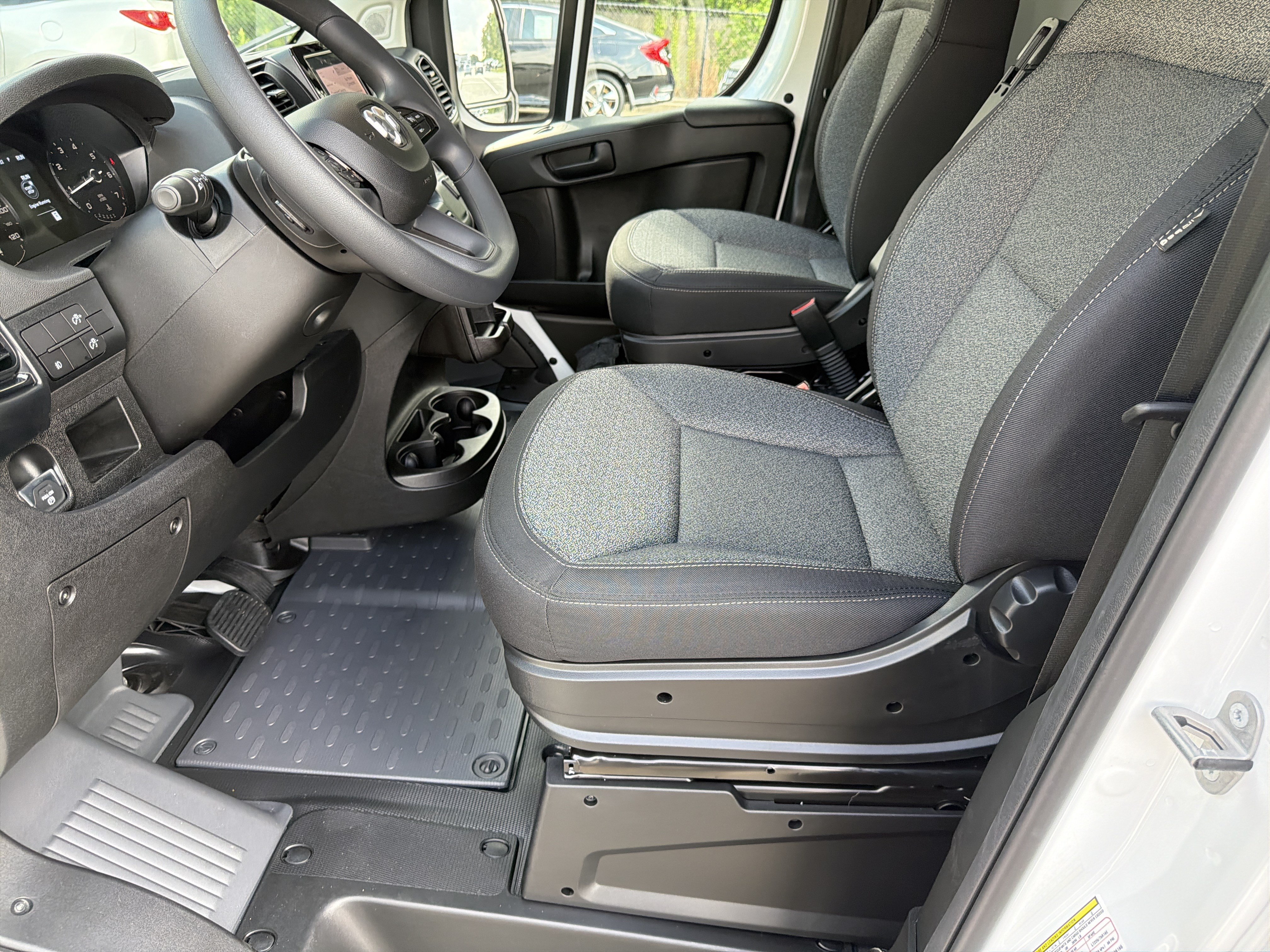 New 2026 RAM ProMaster 1500 w/ Convenience Group FWD image 11