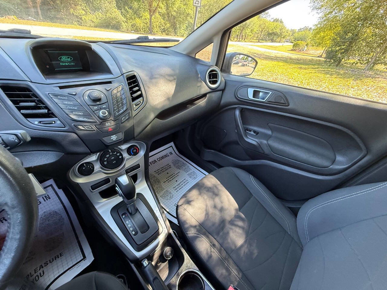 Used 2014 Ford Fiesta SE image 26