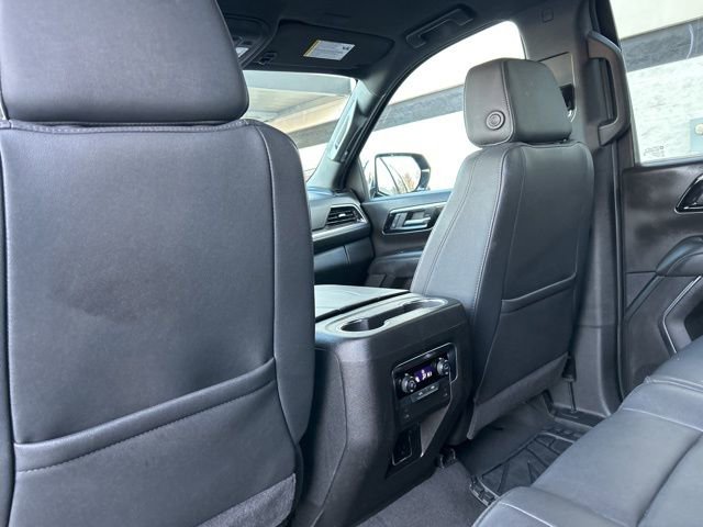 Used 2025 Chevrolet Suburban LT image 23