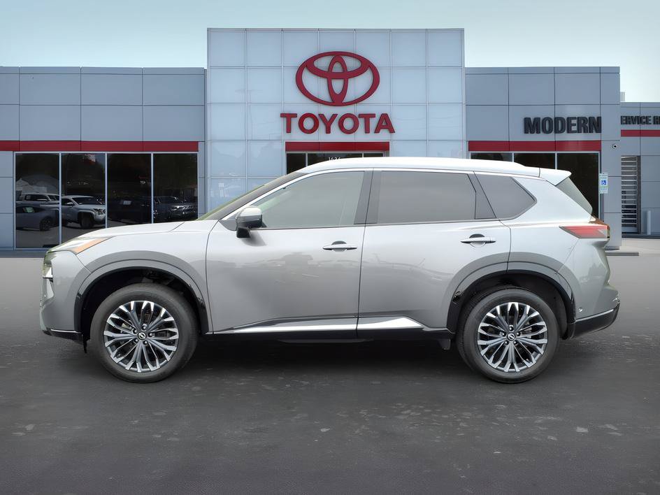 Used 2026 Nissan Rogue Platinum w/ Platinum Premium Package AWD/4WD image 2