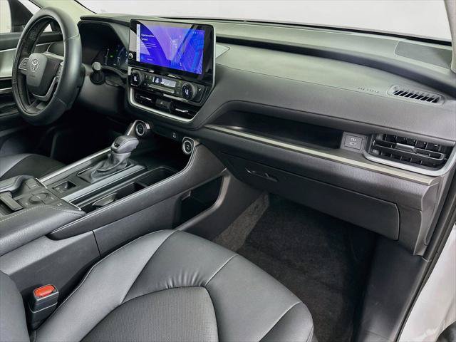 Used 2025 Toyota Grand Highlander AWD Hybrid image 26