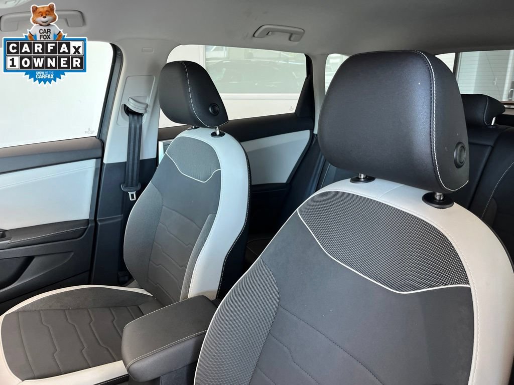 Used 2025 Volkswagen Taos SE AWD/4WD image 10