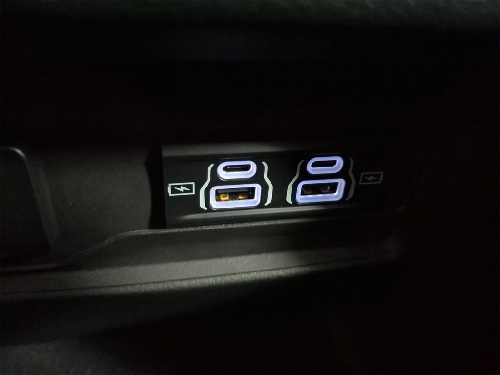 Used 2022 Jeep Grand Cherokee Overland w/ Advanced Protech Group III image 16