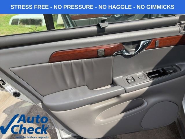 Used 2003 Cadillac De Ville DHS w/ Safety & Security Package image 11