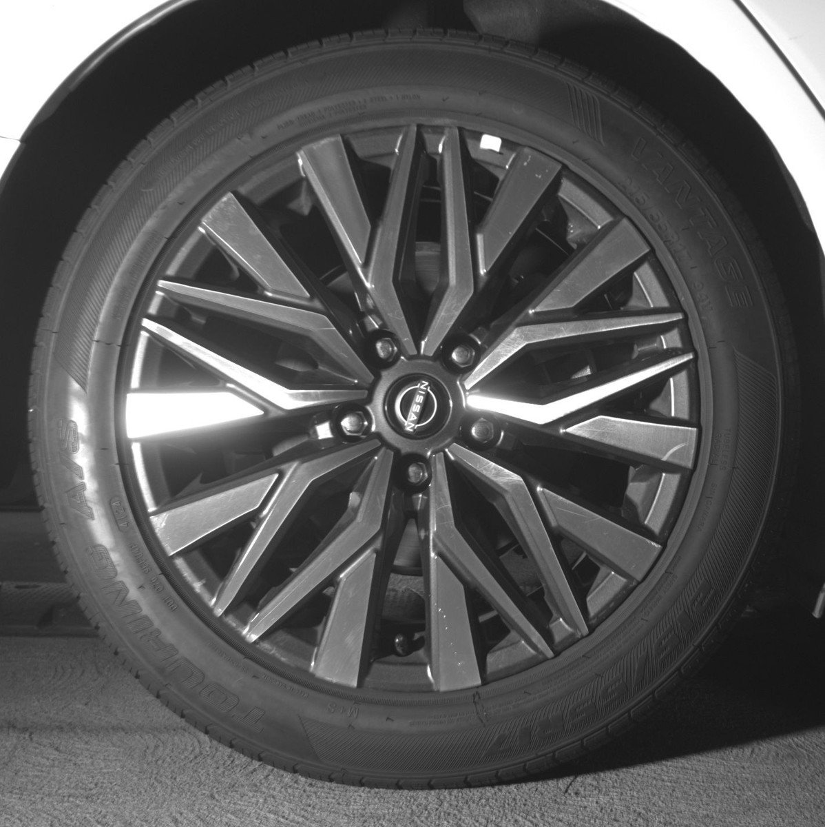 Used 2025 Nissan Altima 2.5 SV FWD image 15
