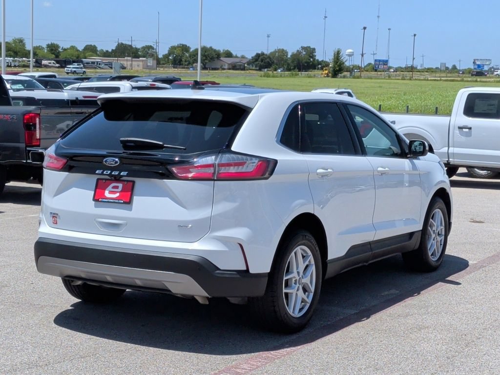Used 2022 Ford Edge SEL w/ Convenience Package AWD/4WD image 8