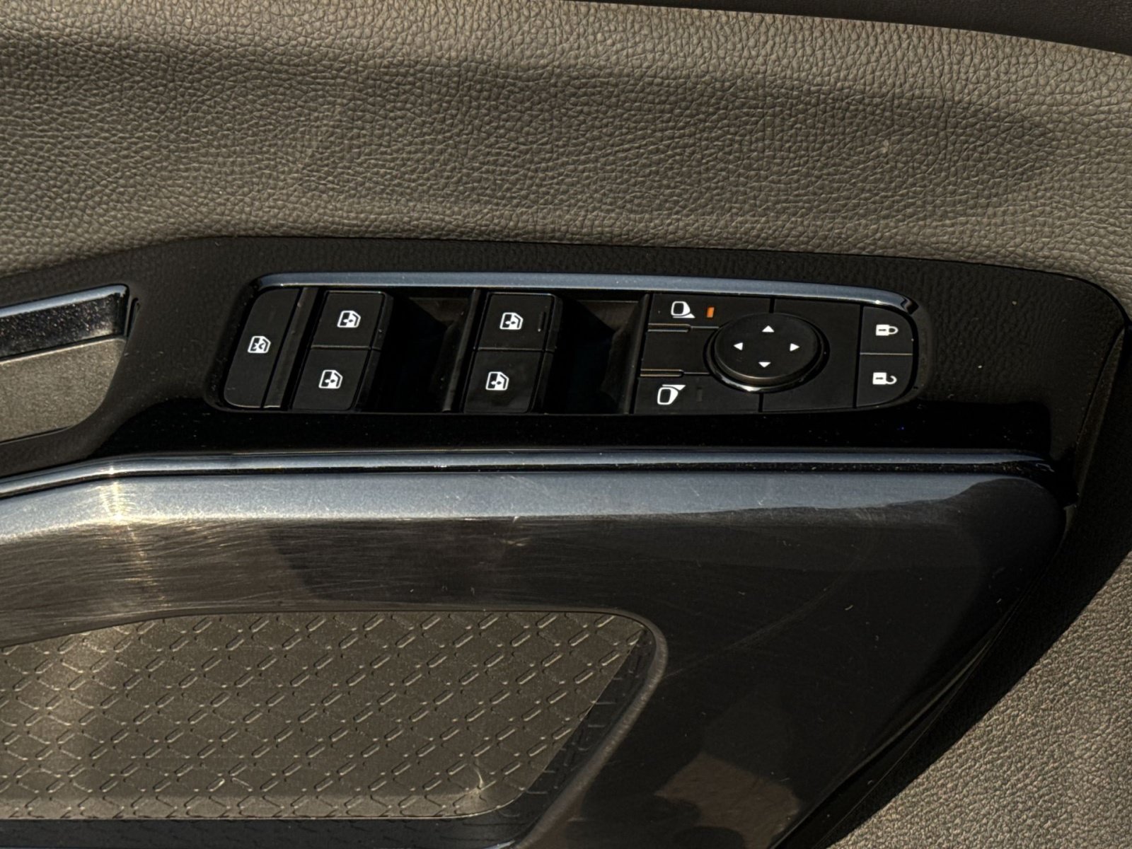 Used 2022 Nissan Pathfinder SV AWD/4WD image 20