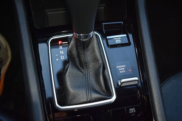 Used 2023 Jeep Compass Limited image 30