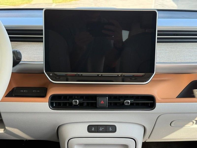 New 2025 Volkswagen ID. Buzz 1st Edition AWD/4WD image 7