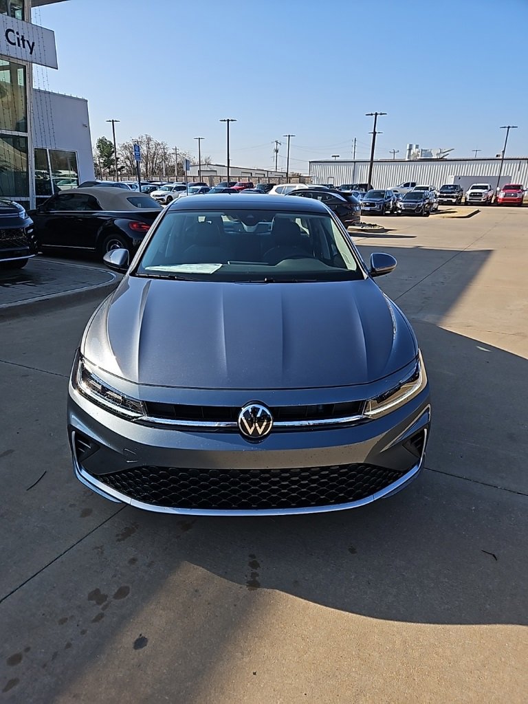 New 2026 Volkswagen Jetta SE image 2