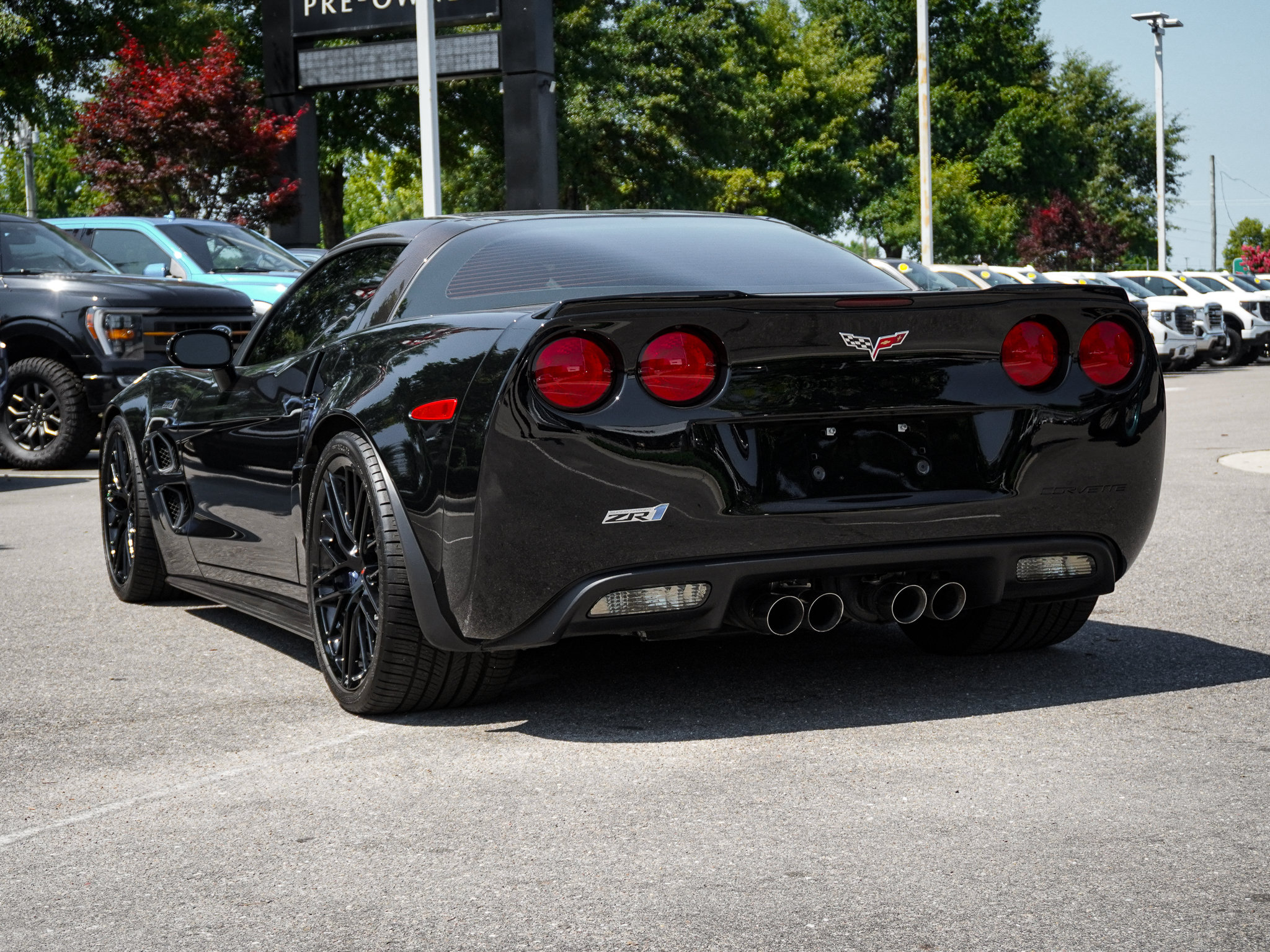 Used 2009 Chevrolet Corvette ZR1 w/ Preferred Equipment Group RWD image 8