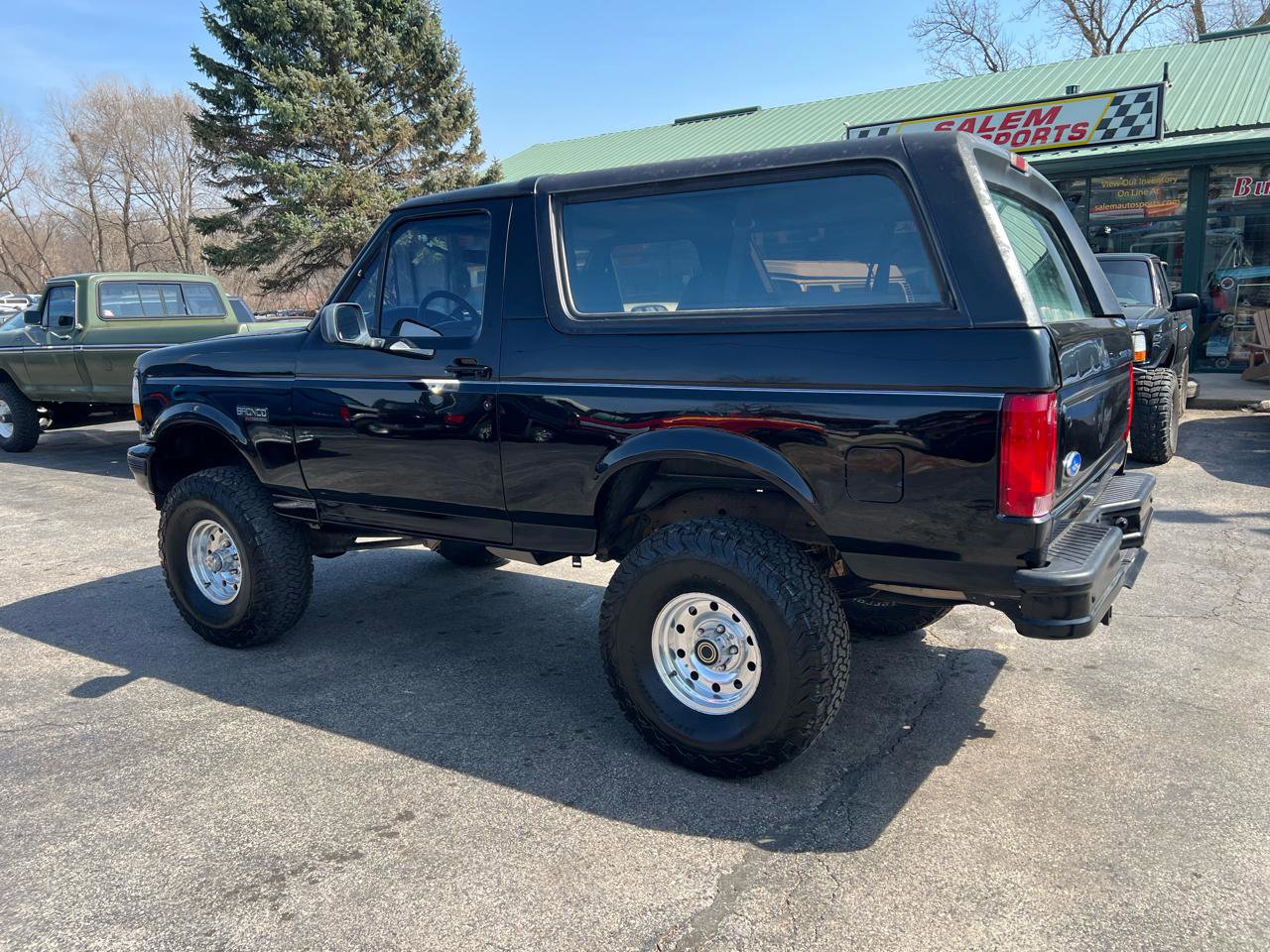 Used 1995 Ford Bronco XLT AWD/4WD image 6