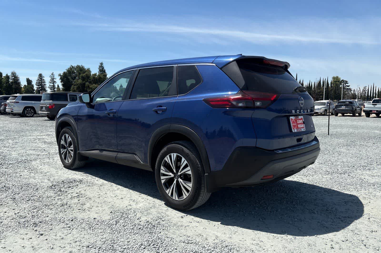 Used 2023 Nissan Rogue SV FWD image 7