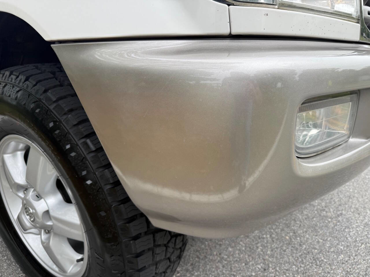 Used 2004 Toyota Land Cruiser image 21