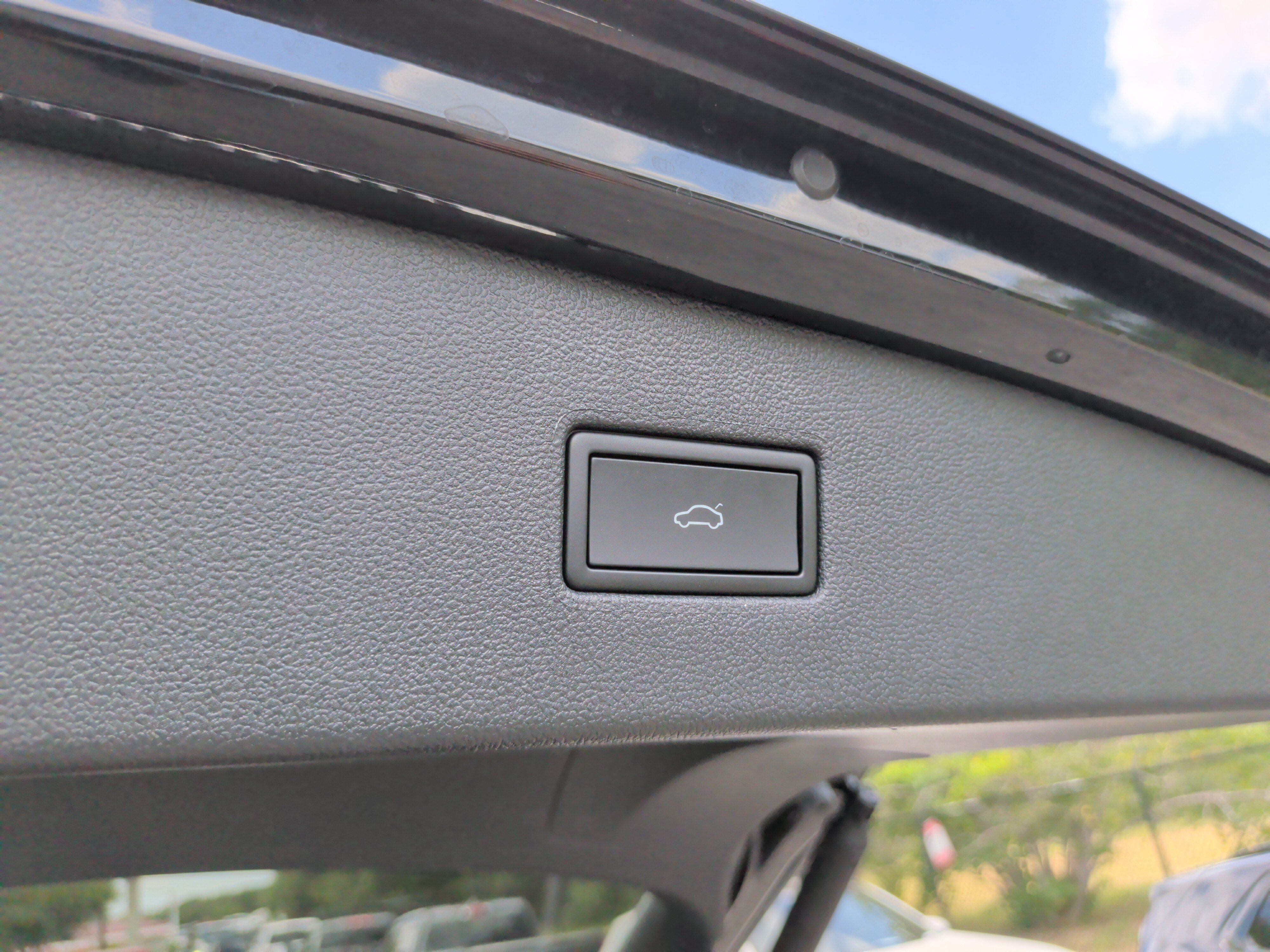 Used 2024 Volkswagen Tiguan Wolfsburg Edition FWD image 40