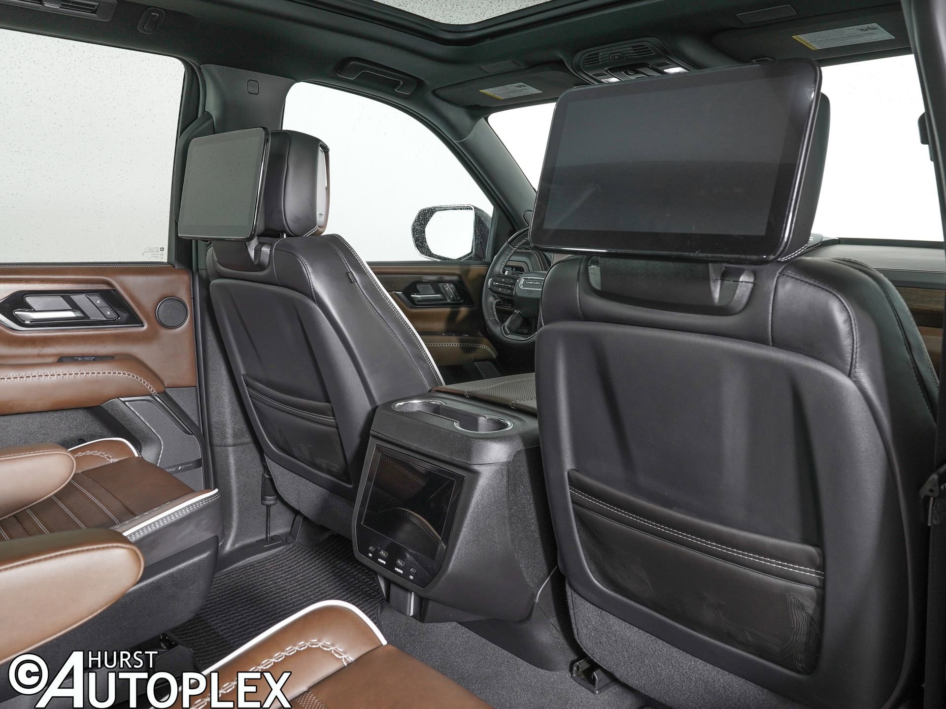 Used 2026 GMC Yukon Denali Ultimate image 12