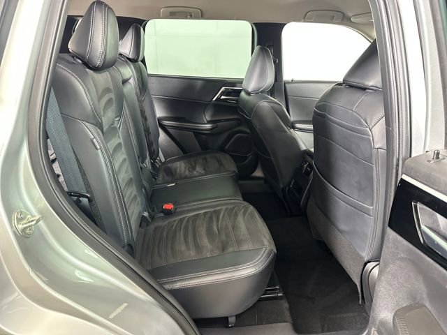 Used 2023 Mitsubishi Outlander SE image 27