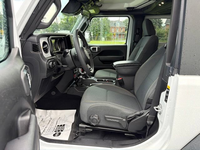 Used 2025 Jeep Wrangler Sport AWD/4WD image 12