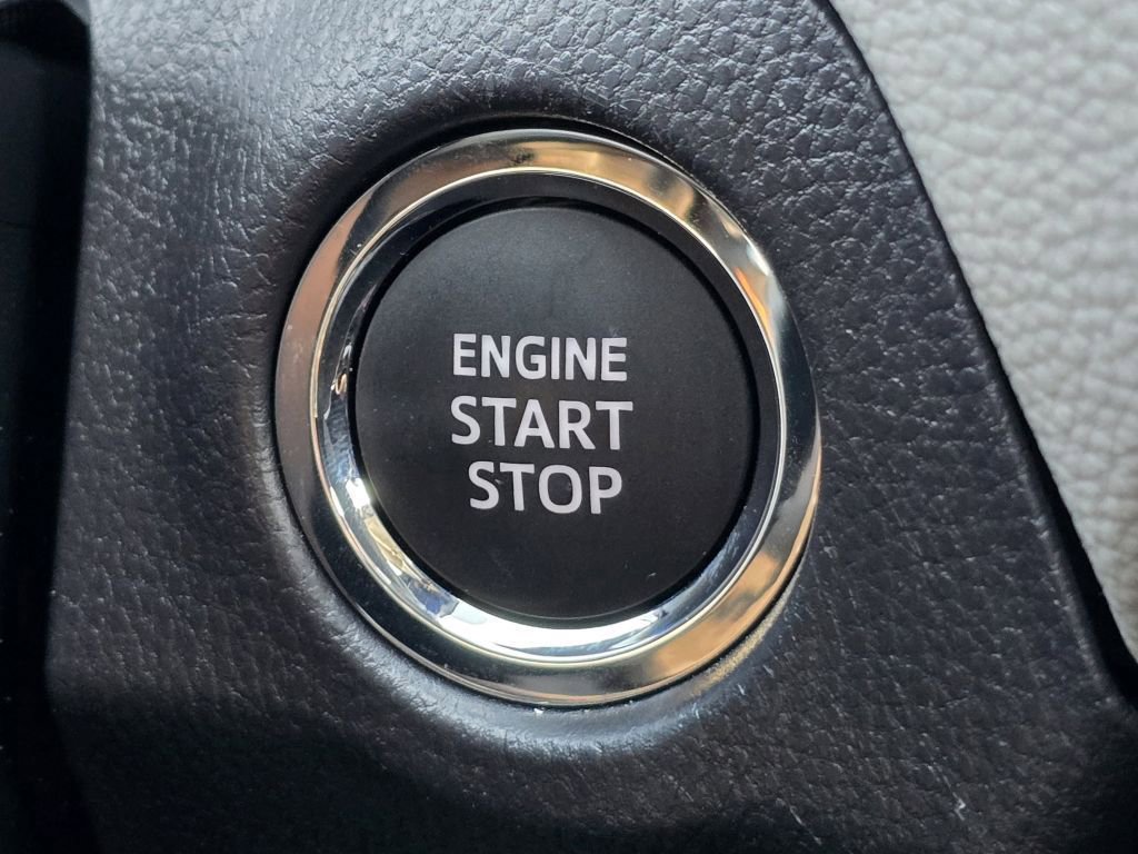 Used 2025 Toyota RAV4 XLE Premium image 15