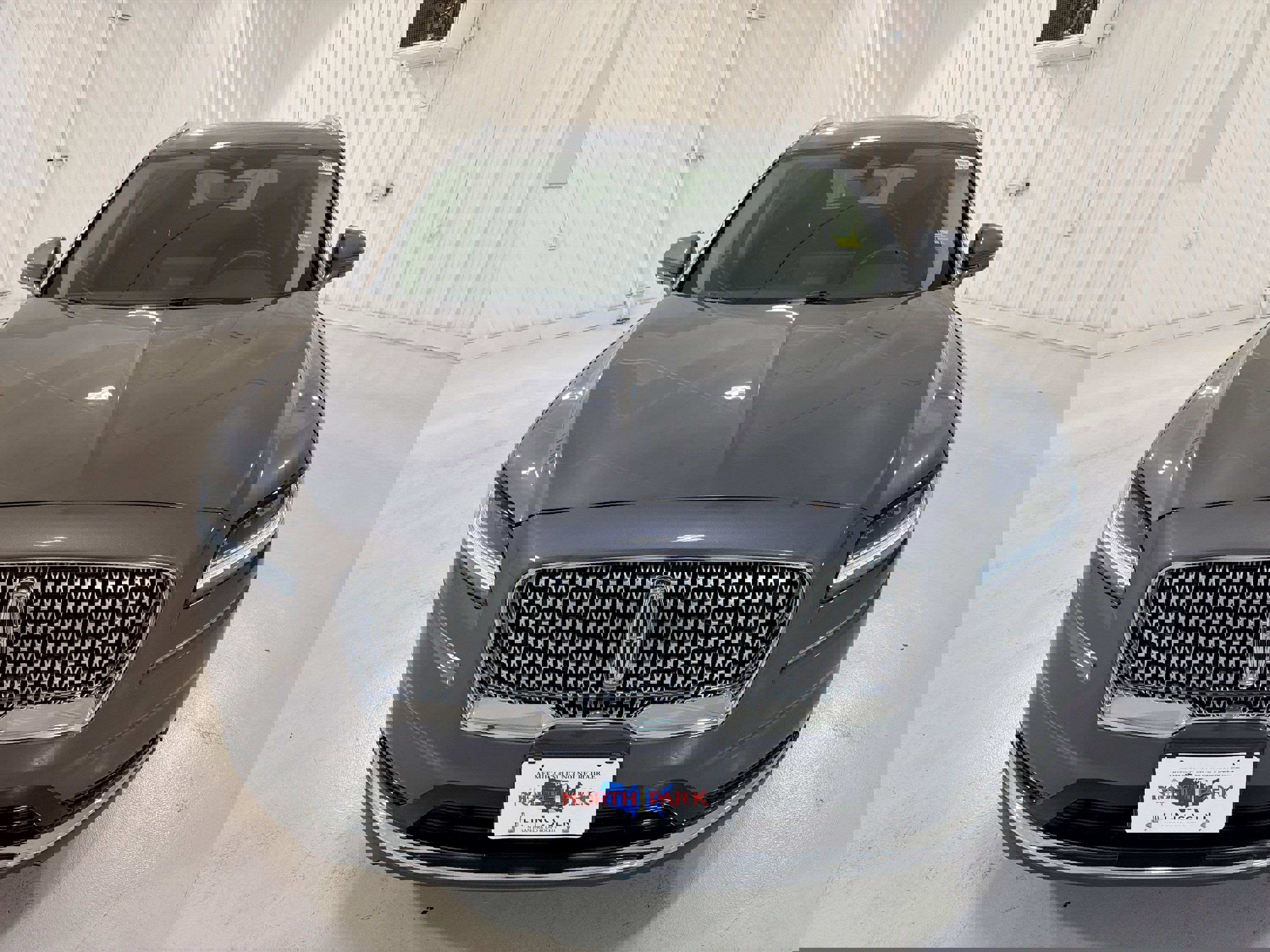 Used 2022 Lincoln Nautilus FWD w/ Premium Package image 31