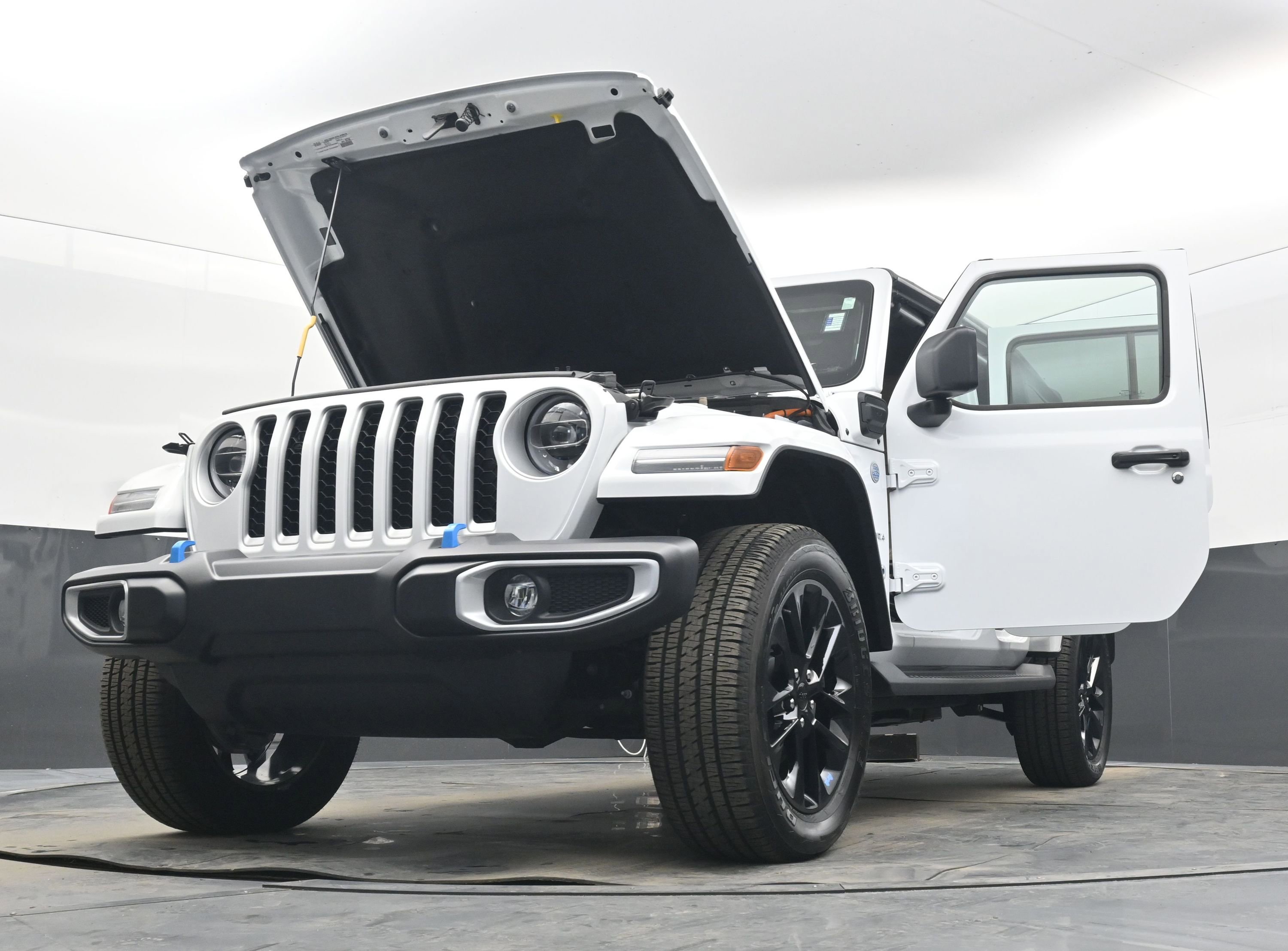 Used 2022 Jeep Wrangler Unlimited Sahara image 38