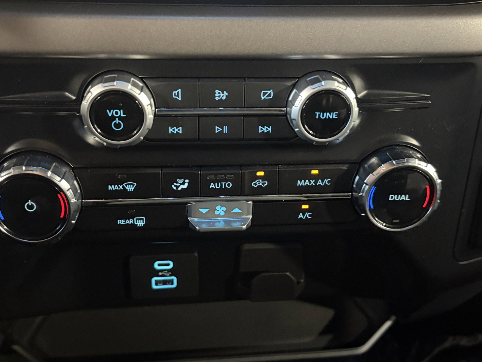 Used 2024 Ford F150 XLT AWD/4WD image 18