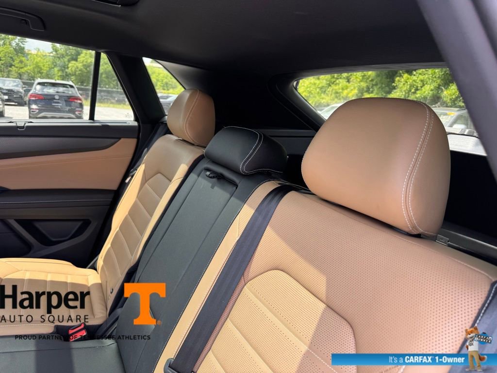 Used 2025 Volkswagen Atlas Cross Sport SEL R-Line AWD/4WD image 9