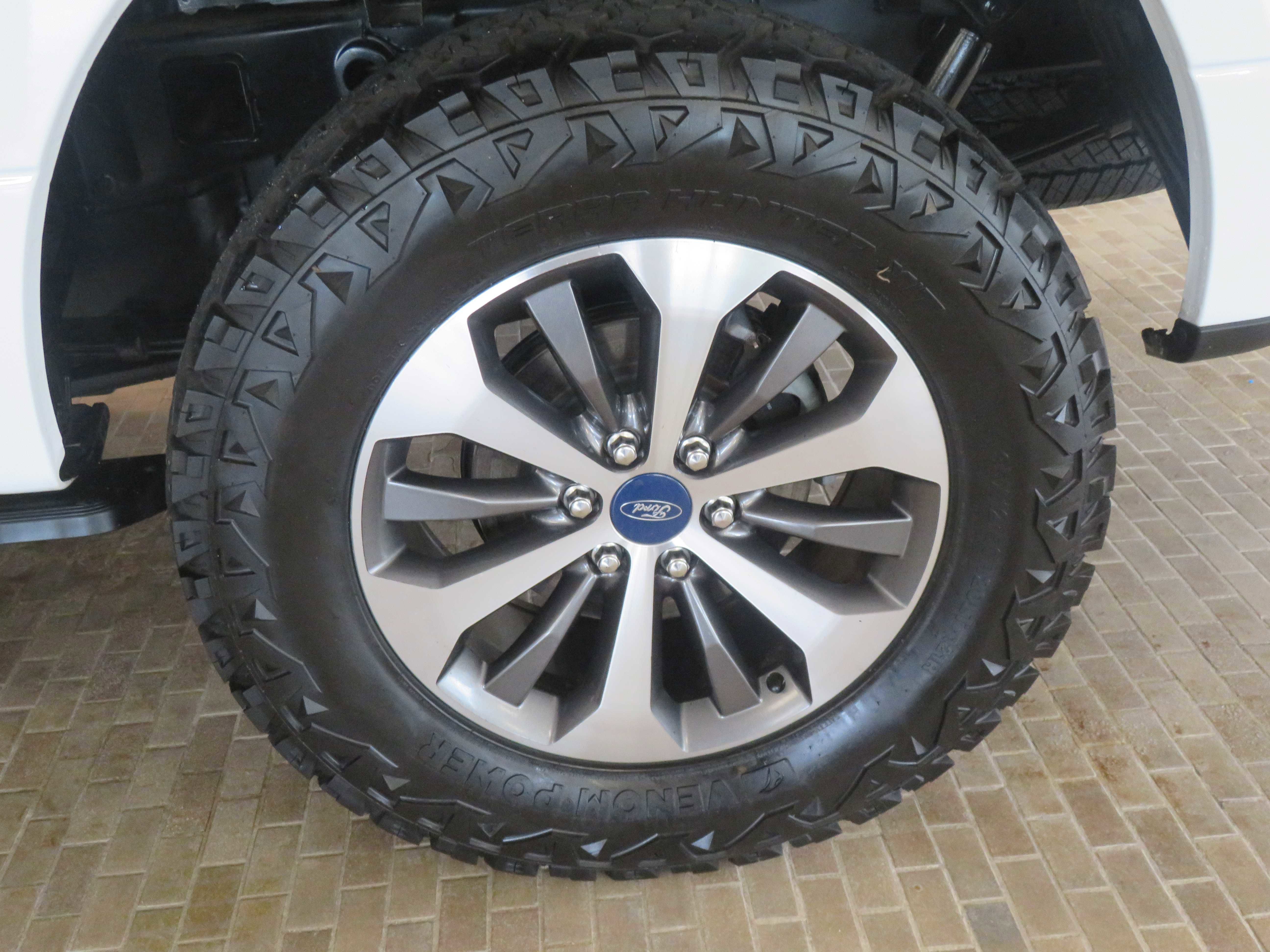 Used 2019 Ford F150 XL w/ Equipment Group 101A Mid AWD/4WD image 8
