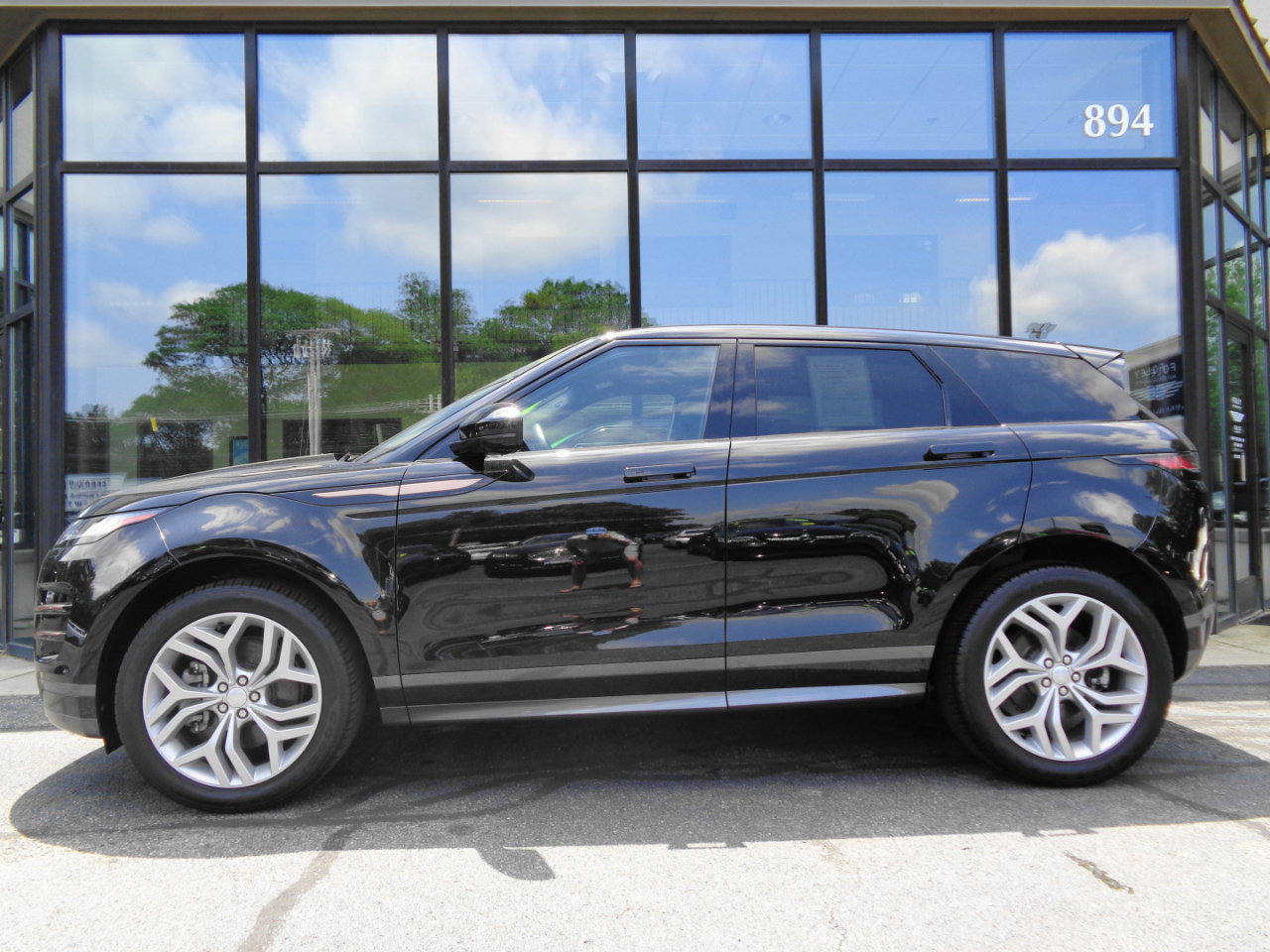 Used 2022 Land Rover Range Rover Evoque R-Dynamic SE image 8