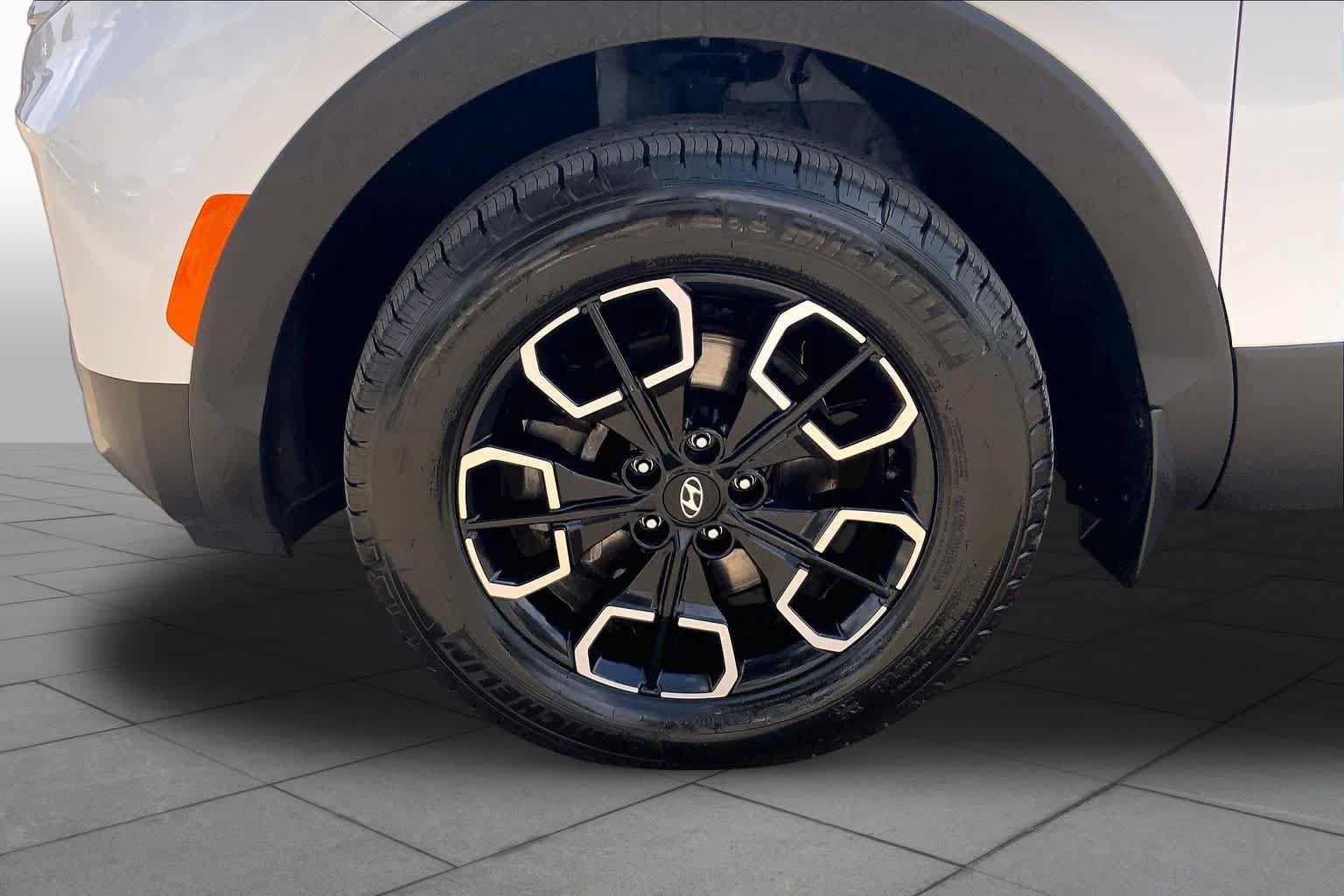 Used 2022 Hyundai Santa Cruz SEL Premium AWD/4WD image 11