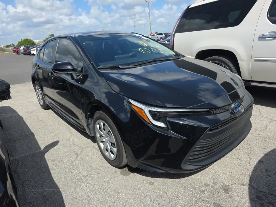 Used 2025 Toyota Corolla LE FWD image 4