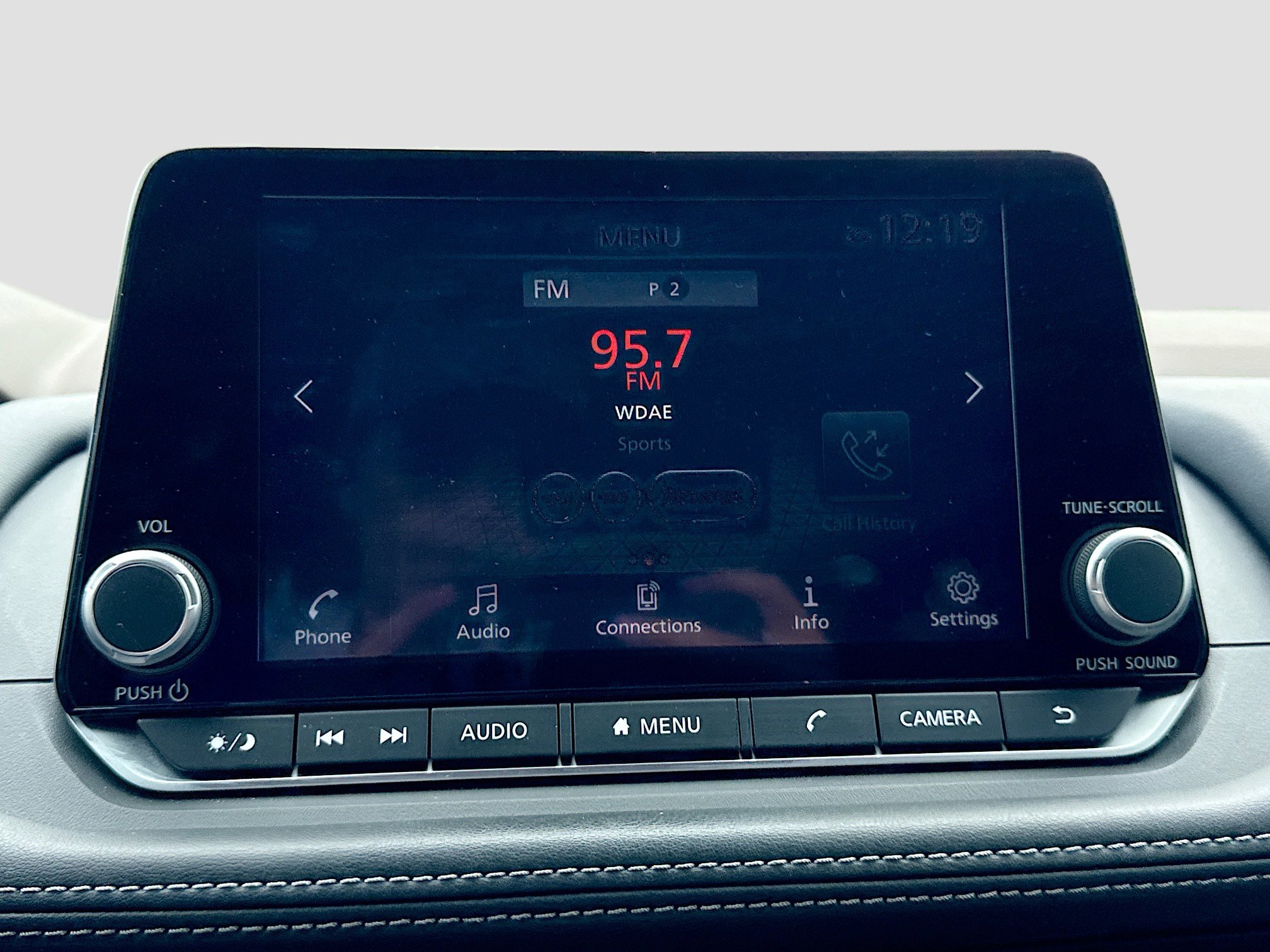 Used 2023 Nissan Rogue SV image 28